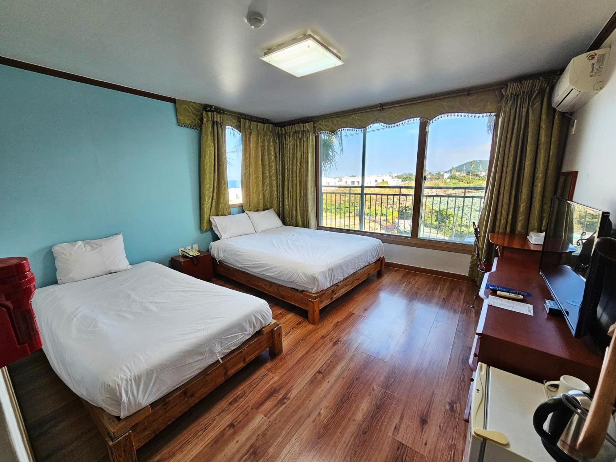 Sea Cliff Hotel Jeju Oda fotoğraf